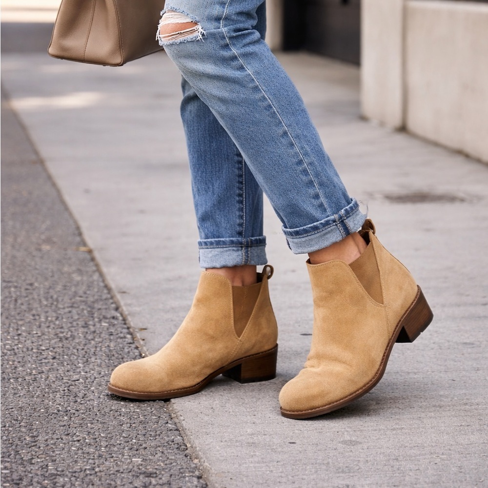 Timberland Tan Suede Chelsea Boots Women’s 7.5 Block Heel
